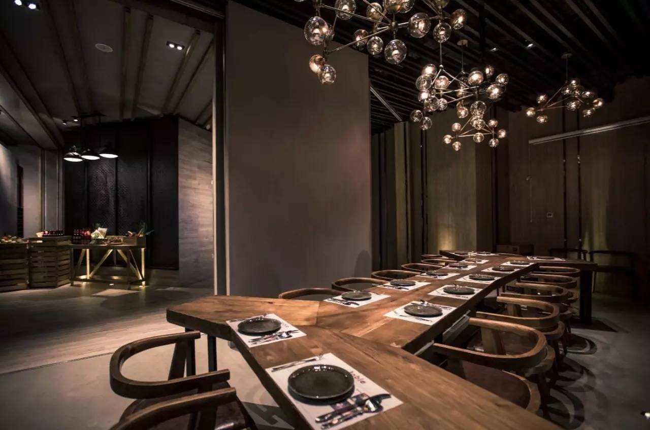叠彩深圳餐饮空间设计不仅要设计得好，更要能实现有效落地！